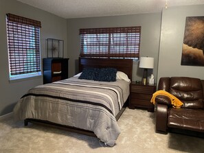 4 bedrooms, iron/ironing board, travel cot, free WiFi