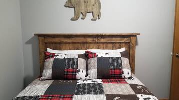 3 bedrooms, free WiFi, bed sheets, wheelchair access