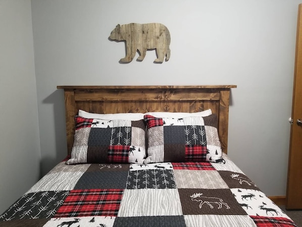 3 bedrooms, free WiFi, bed sheets, wheelchair access