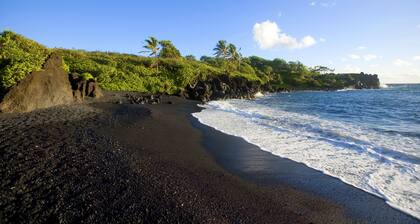 Hana Bay View 3 BR/2 BA house sleeps 6 comfortably with 2 patios.