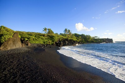 Hana Bay View 3 BR/2 BA house sleeps 6 comfortably with 2 patios.