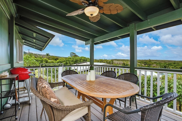 2nd floor lanai with views of Hana Bay