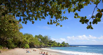 Hana Bay View 3 BR/2 BA house sleeps 6 comfortably with 2 patios.