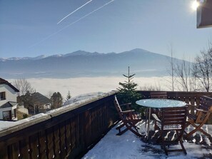 Outdoor dining - Alpendohle Apartments "albin Egger Lienz" (Innsbruck)