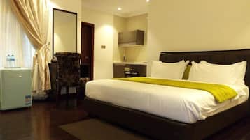 2 bedrooms, individually decorated, individually furnished, desk