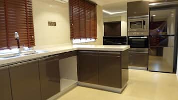 Presidential Suite | 2 bedrooms, individually decorated, individually furnished, desk