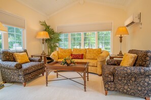 Smart TV, fireplace, offices