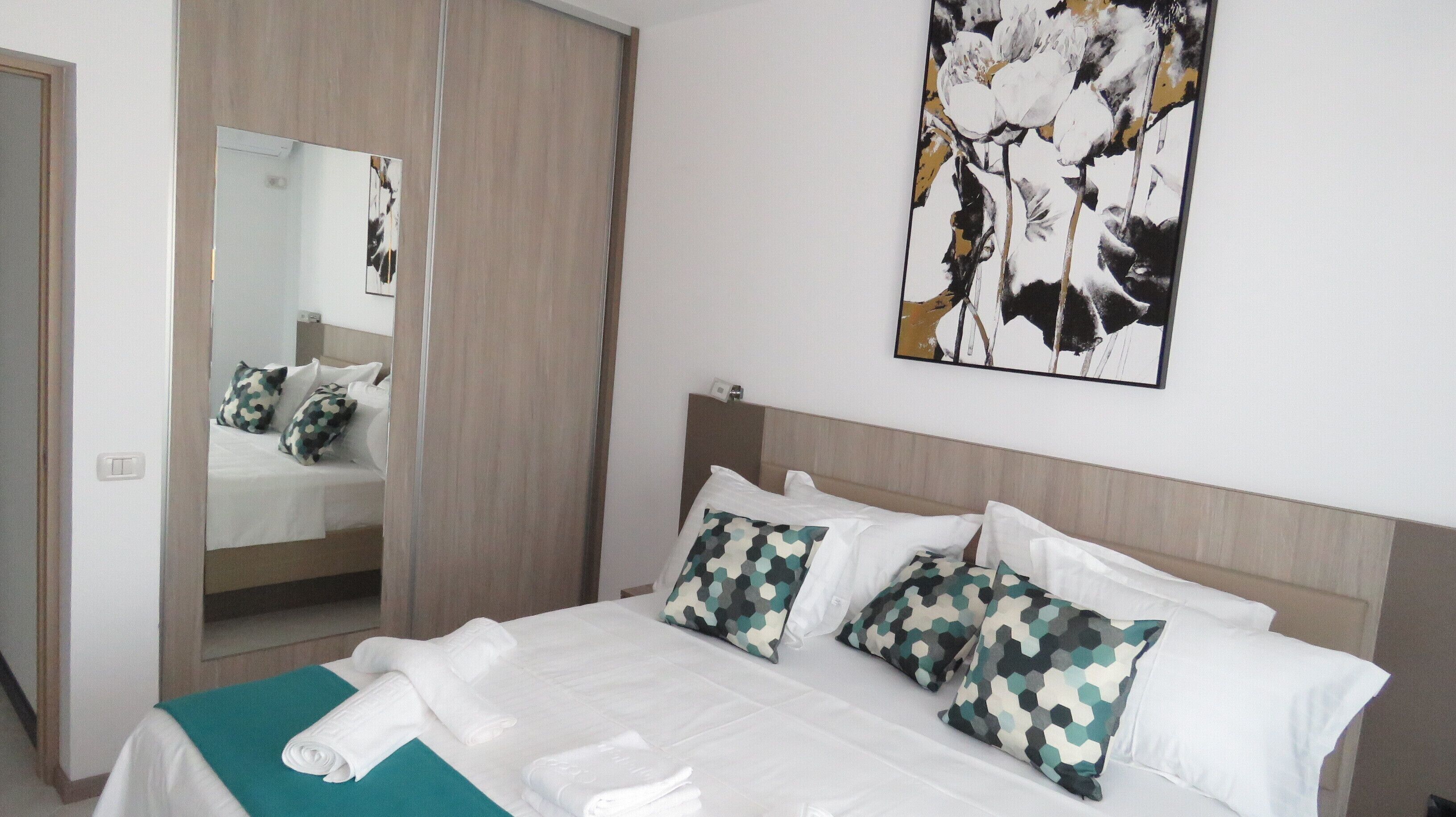 1 chambre, bureau, fer et planche à repasser, Wi-Fi gratuit