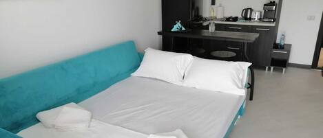 1 bedroom, desk, iron/ironing board, free WiFi