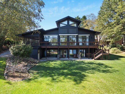 Lake front house near Clemson University