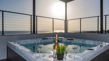 Indoor spa tub