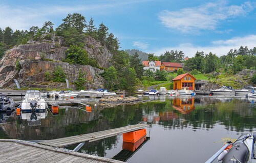 Gorgeous home in Tvedestrand with WiFi