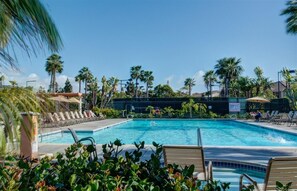 Piscine extérieure, piscine chauffée