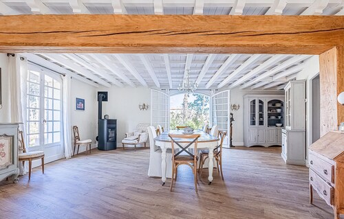 Maison confortable de 5 chambres à.