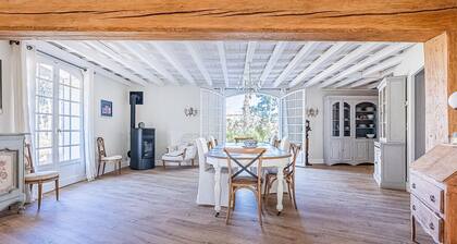 Maison confortable de 5 chambres Ă .