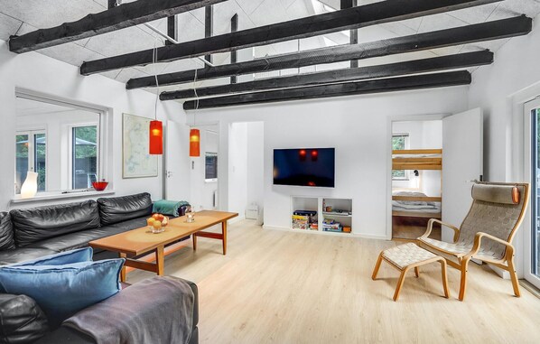 Smart TV, fireplace, table football