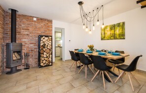 Casa | Cocina privada | Refrigerador y utensilios de cocina 