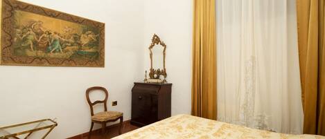 1 chambre, fer et planche Ă repasser, Wi-Fi, draps fournis