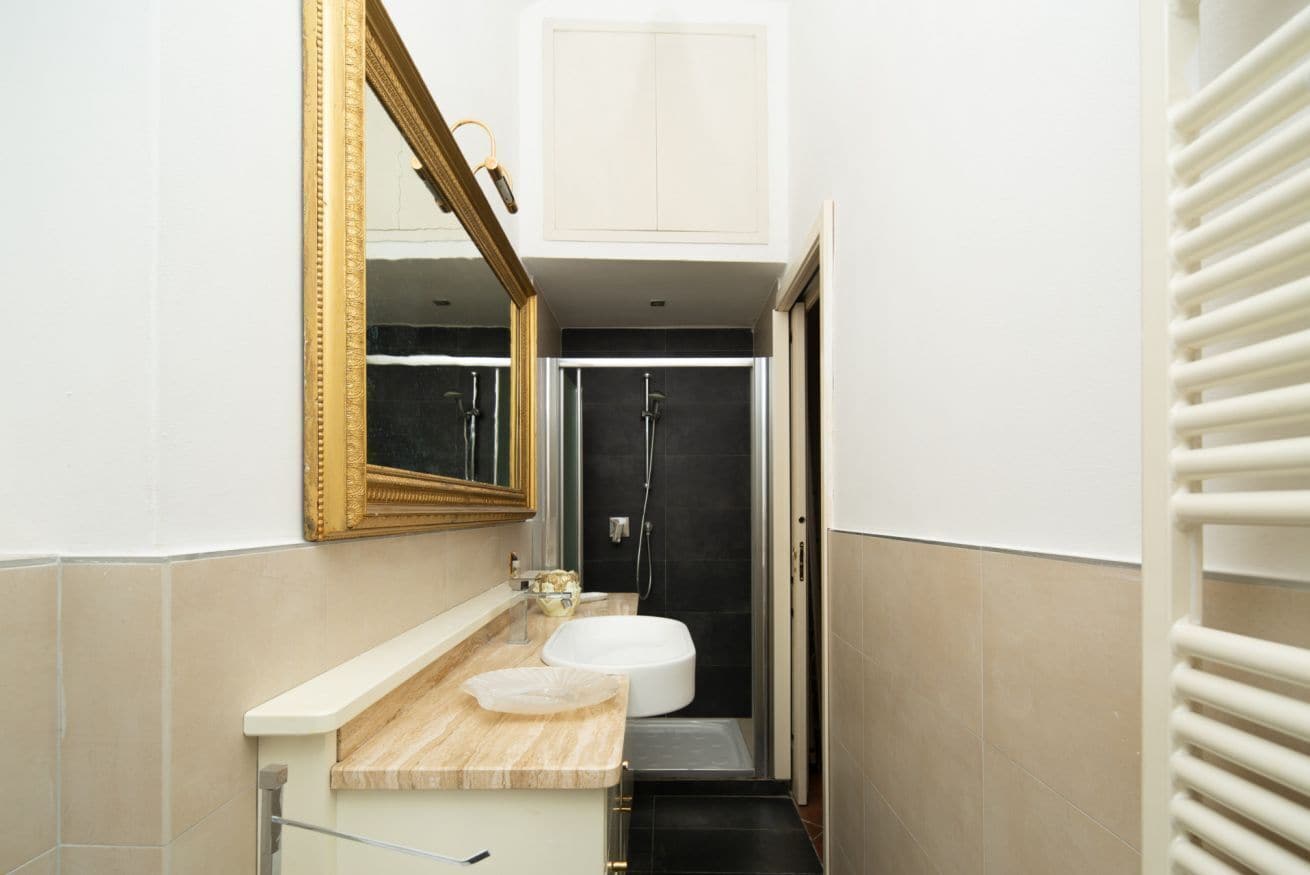 Doccia, asciugacapelli, bidet, asciugamani