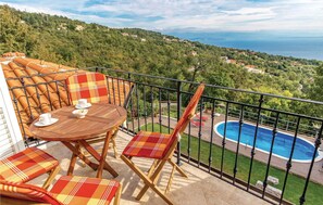 Apartment | Exterior - Stunning Home in Icici With Wifi and 2 Bedrooms (Opatija)
