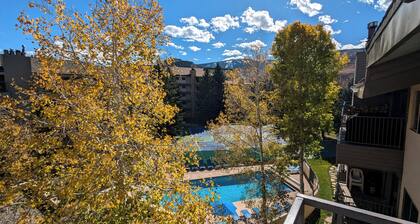 Luxury Condo w/ FREE WiFi, Parking, Heated Pool, Hot Tubs, Skier Shuttles