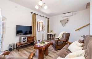 Smart TV, foosball, table tennis
