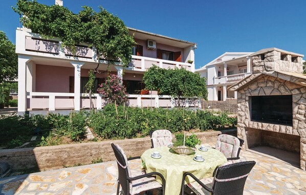 Apartment | Exterior - Nice Home in Pag With Wifi and 2 Bedrooms (Pag)