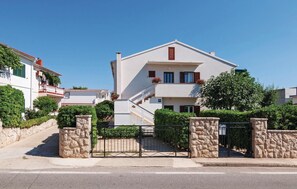 Apartment | Exterior - Nice Home in Pag With Wifi and 2 Bedrooms (Pag)