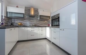 House | Private kitchen | Stovetop