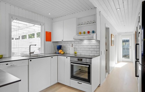 Amazing home in Grenaa with WiFi