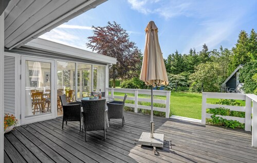 Amazing home in Grenaa with WiFi