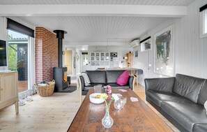 Smart TV y chimenea 