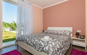 4 Schlafzimmer, Reisekinderbett, kostenloses WLAN, Bettwäsche