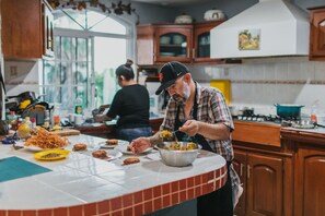 تناول الطعام