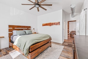 6 chambres, fer et planche à repasser, lit parapluie, Wi-Fi gratuit