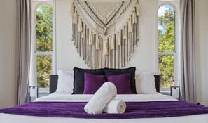 4 bedrooms, desk, iron/ironing board, travel cot