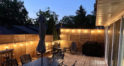 Dee & Lee Cottage in Grand Bend