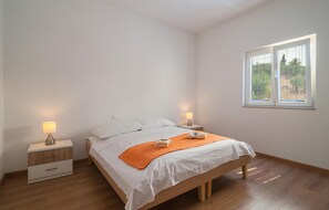 1 quarto, Wi-Fi de cortesia, roupa de cama