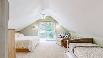 4 bedrooms, iron/ironing board, internet, bed sheets