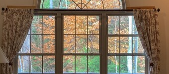 Family Home w/ Great Yard, Fireplace, Kayaks, AC & WiFi - Near Skiing/Lakes