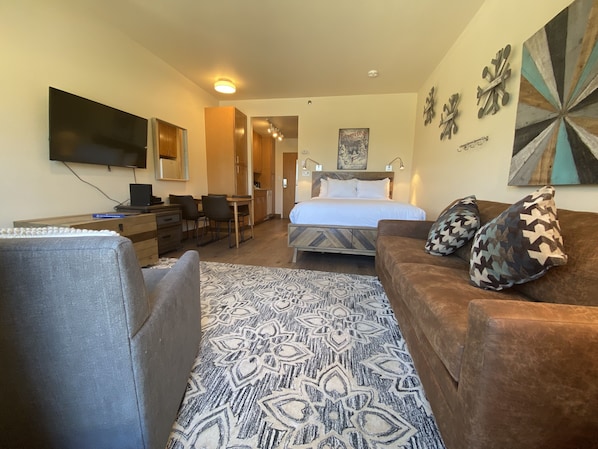 Studio, 1 Queen Bed with Sofa bed, Mountain View (Slopeside 2770) | Exterior