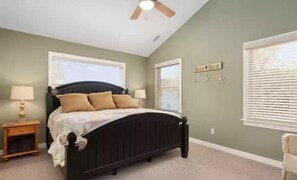 4 bedrooms, iron/ironing board, free WiFi, bed sheets