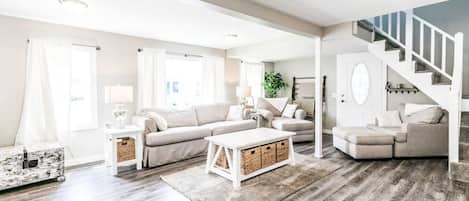 Smart TV, fireplace