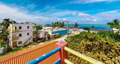 Ideal Getaway W/ Full Kitchens, Free WiFi, Beach Access