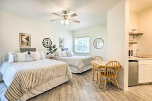 2 habitaciones, escritorio y espacio para trabajar con laptop