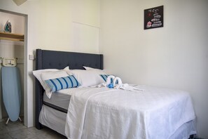 1 chambre, bureau, fer et planche à repasser, Wi-Fi gratuit