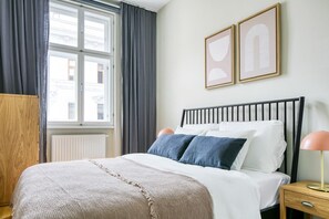 1 bedroom, iron/ironing board, WiFi, bed sheets - Modern Brigittenau 1BR w/ AC, Elevator, near Metro U4, by Blueground (Vienna)