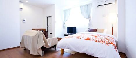 1 bedroom, desk, iron/ironing board, free WiFi