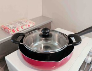 Fridge, microwave, stovetop, cookware/dishes/utensils