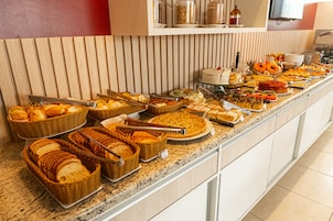 Desayuno buffet incluido todos los días 